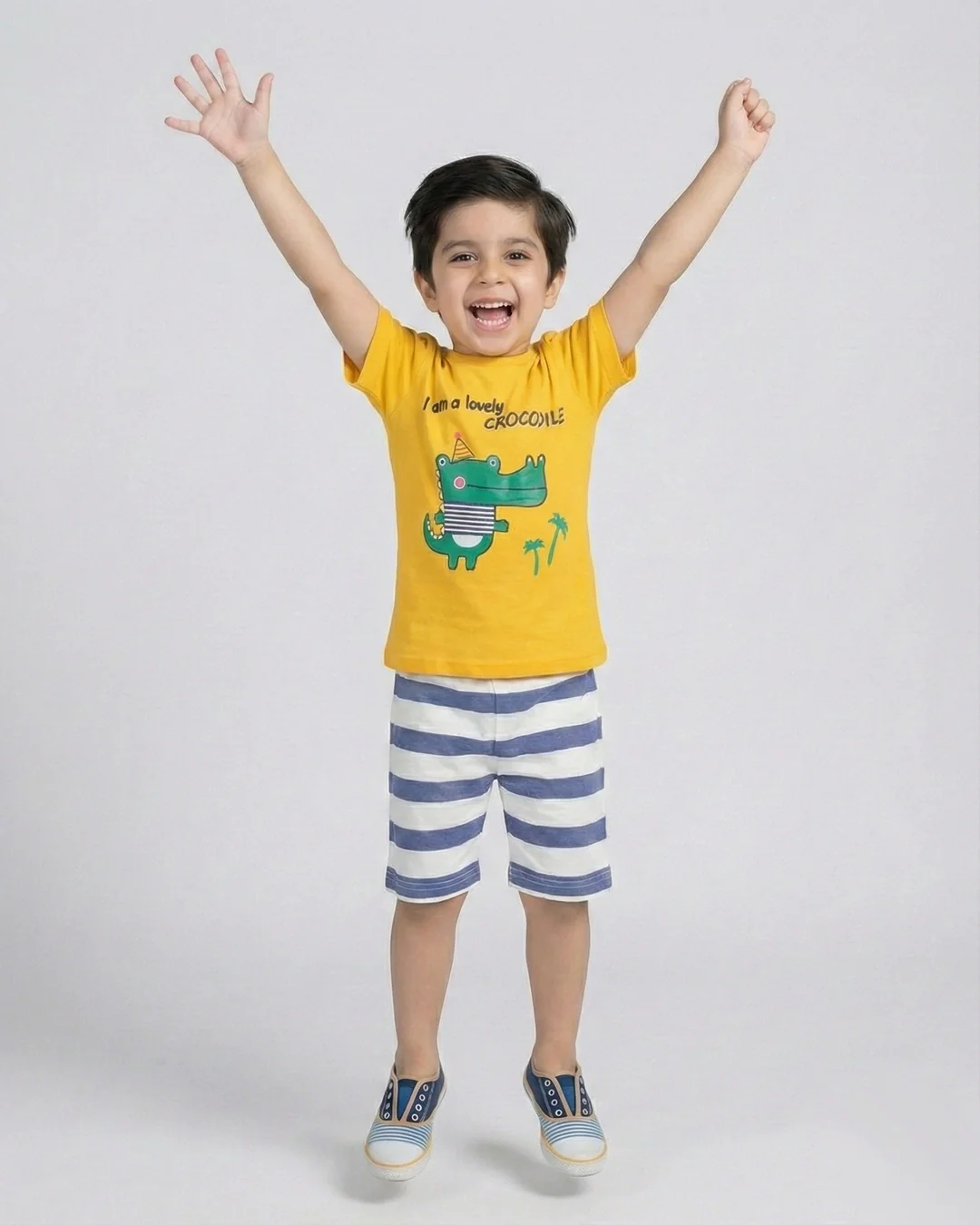 Crocodile Print T-Shirt & Striped Shorts Set for Toddlers - Image 4