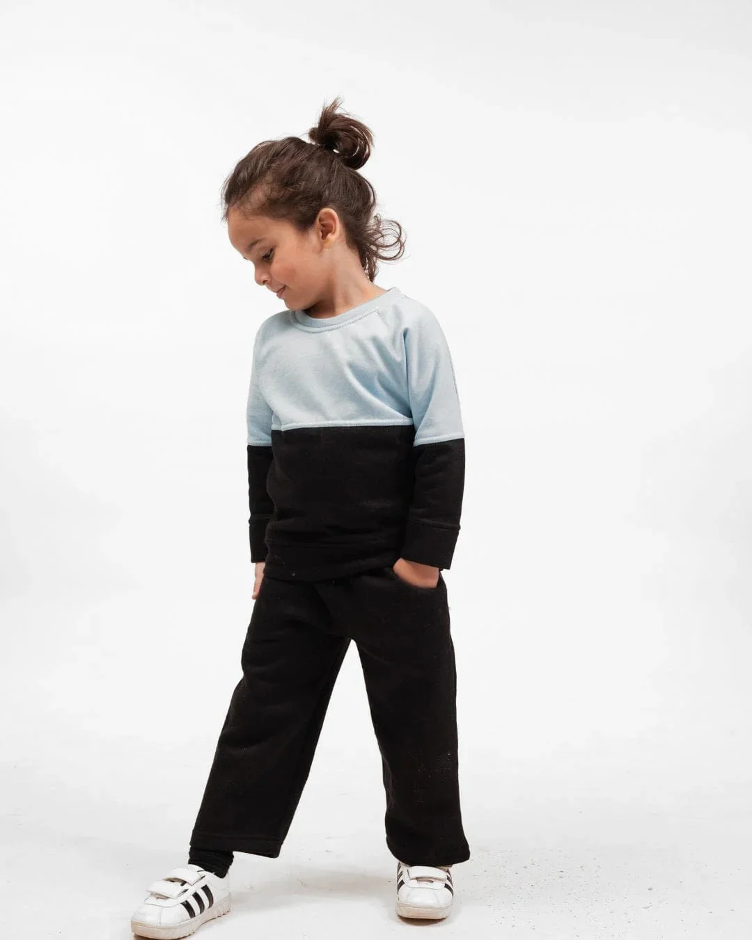 Kids Two-Tone Sweatshirt & Jogger Set – Sky Blue & Black - Image 2
