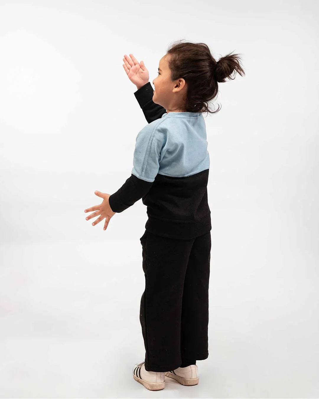 Kids Two-Tone Sweatshirt & Jogger Set – Sky Blue & Black - Image 4